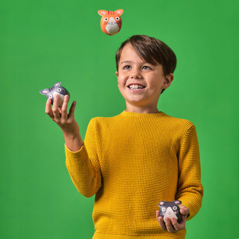 Kikkerland Kidoki Three Little Cats Juggling Balls