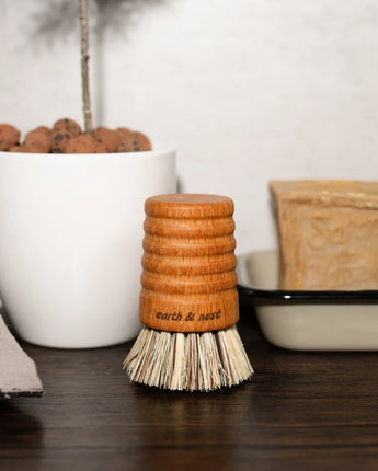 Pot and Pan Brush • Urbana