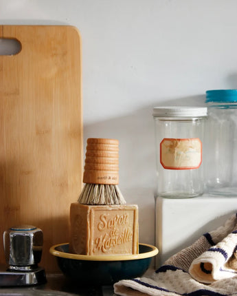 Pot and Pan Brush • Urbana