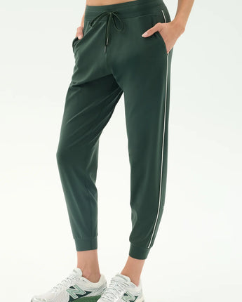 Airweight Jogger 7/8 with Piping